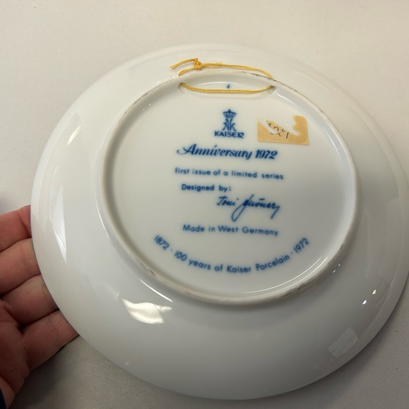 KAISER PLATE ANNIVERSARY VINTAGE 1972 WHITE DOVES FIRST ISSUE BLUE CUPID & DOVES - Picture 2 of 9